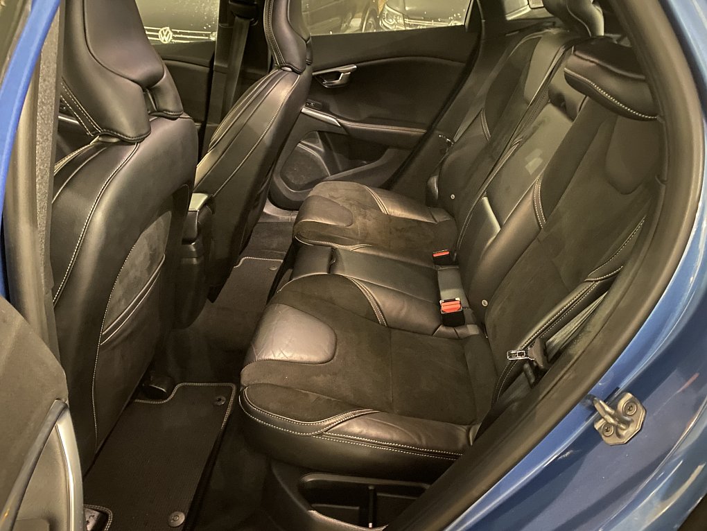 Volvo V40 2.0 D2 R-design