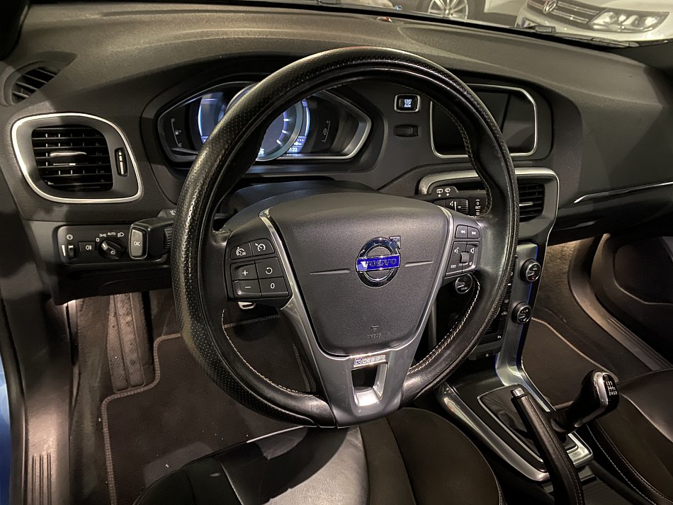 Volvo V40 2.0 D2 R-design