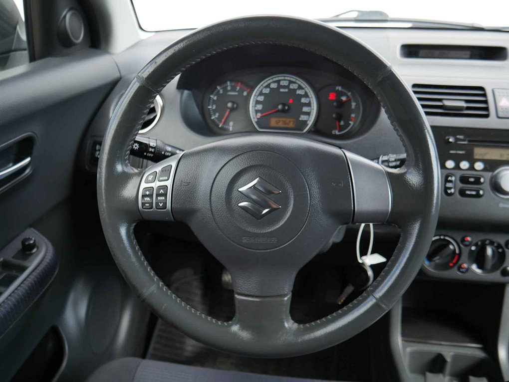 Suzuki Swift 1.3i  4x4