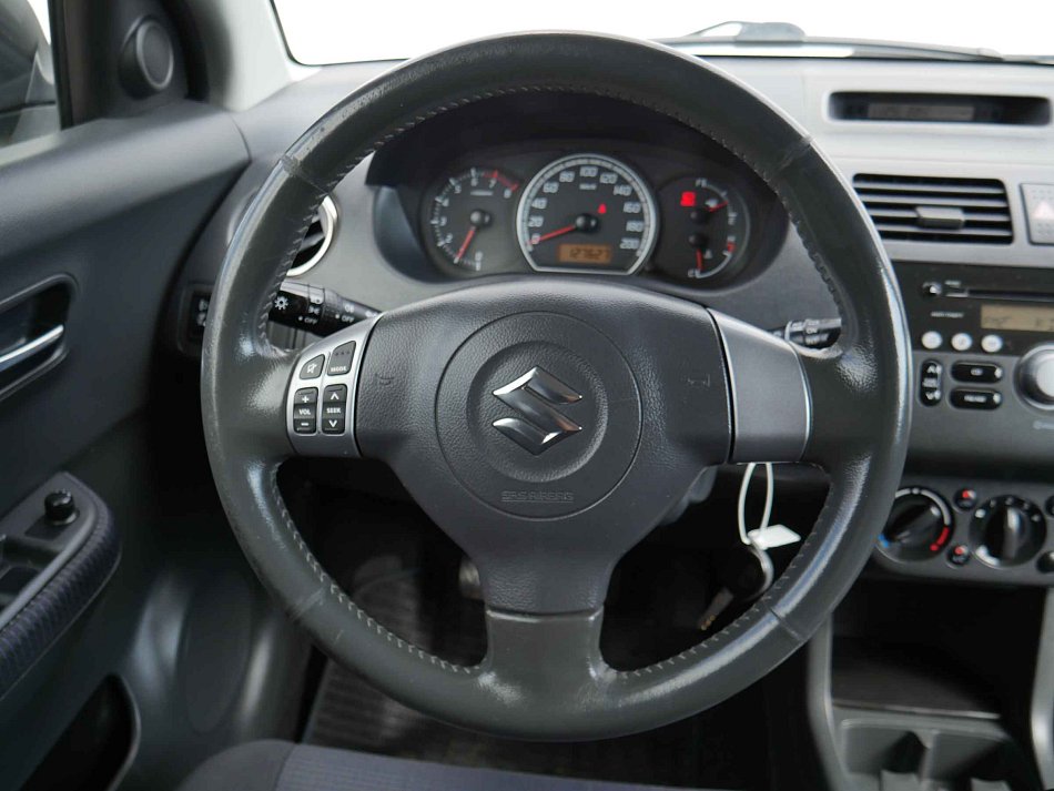 Suzuki Swift 1.3i  4x4