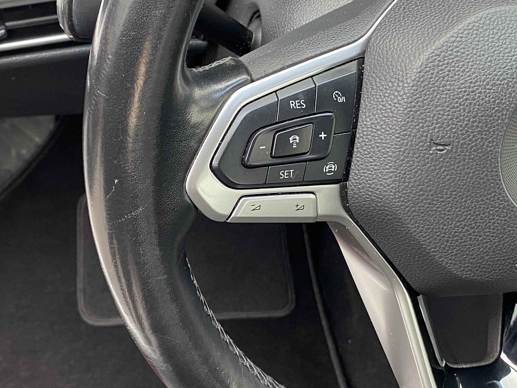 Volkswagen Golf 1.0TSi Life