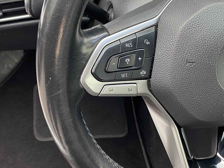 Volkswagen Golf 1.0TSi Life