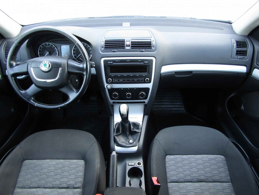 Škoda Octavia II 2.0TDi Ambiente