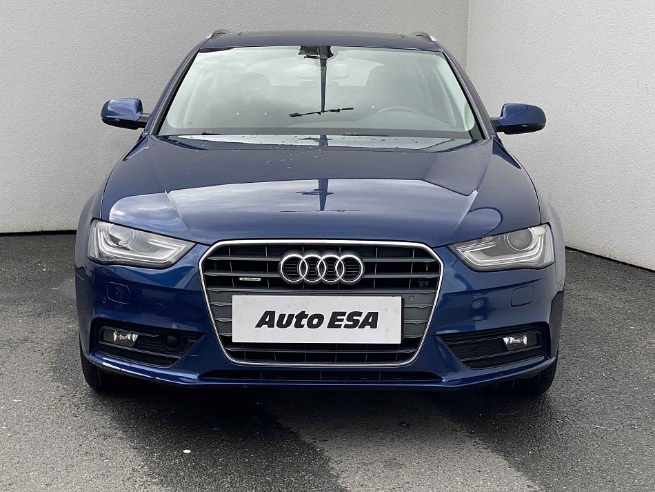 Audi A4 2.0 TDi Attraction quattro