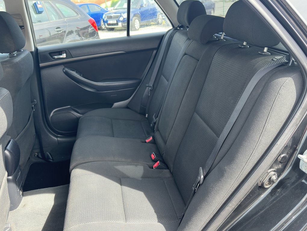 Toyota Avensis 1.8i 
