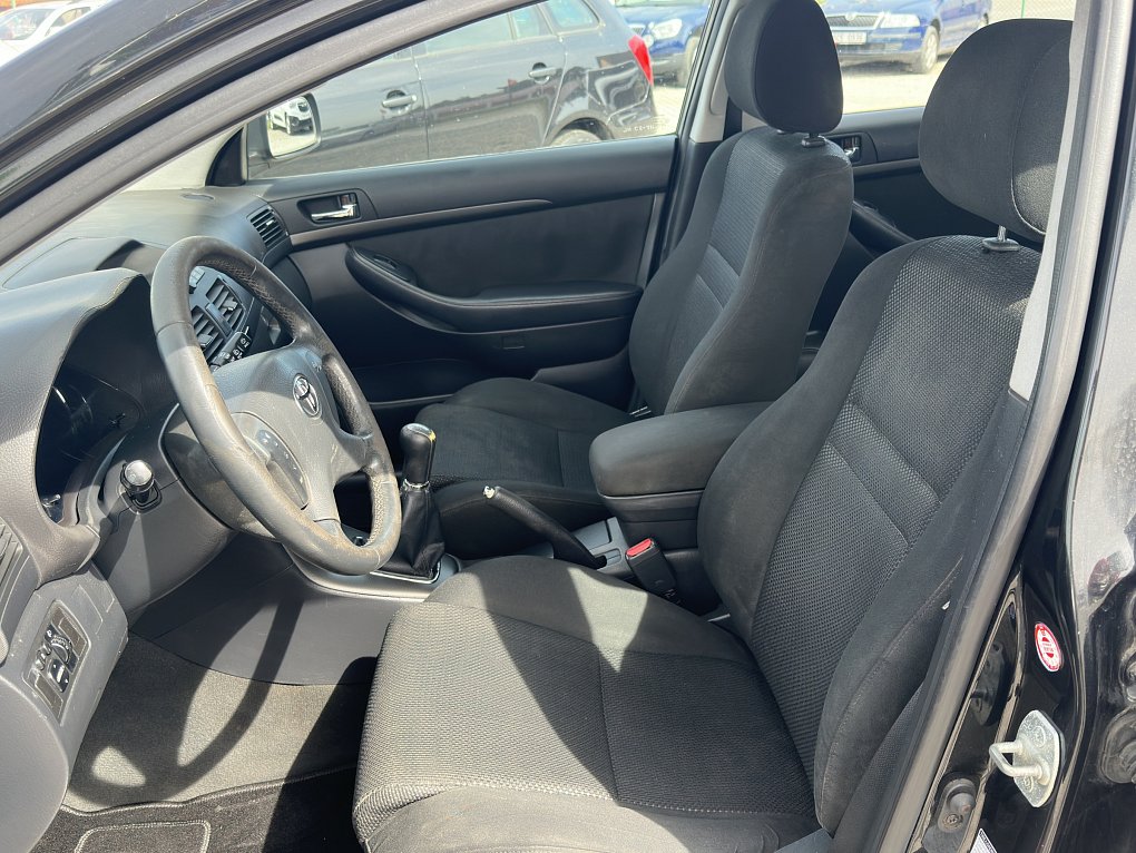 Toyota Avensis 1.8i 