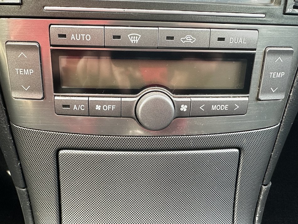 Toyota Avensis 1.8i 