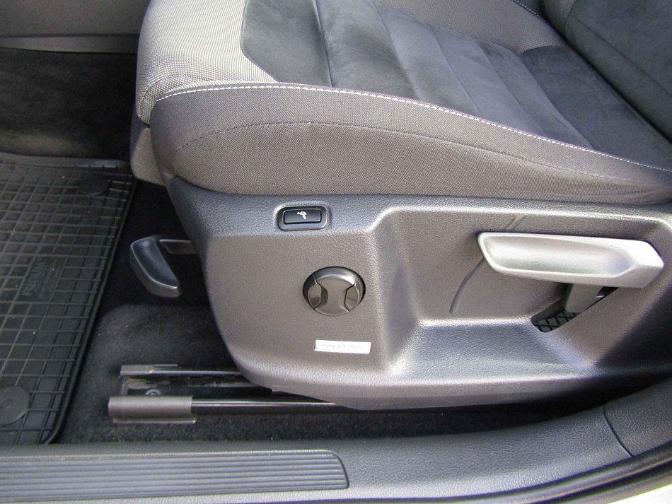 Volkswagen Golf 1.6 TDi 