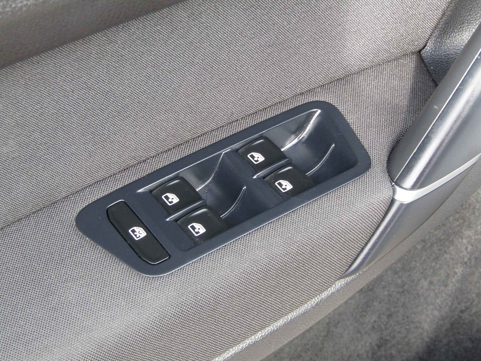 Volkswagen Golf 1.6 TDi 