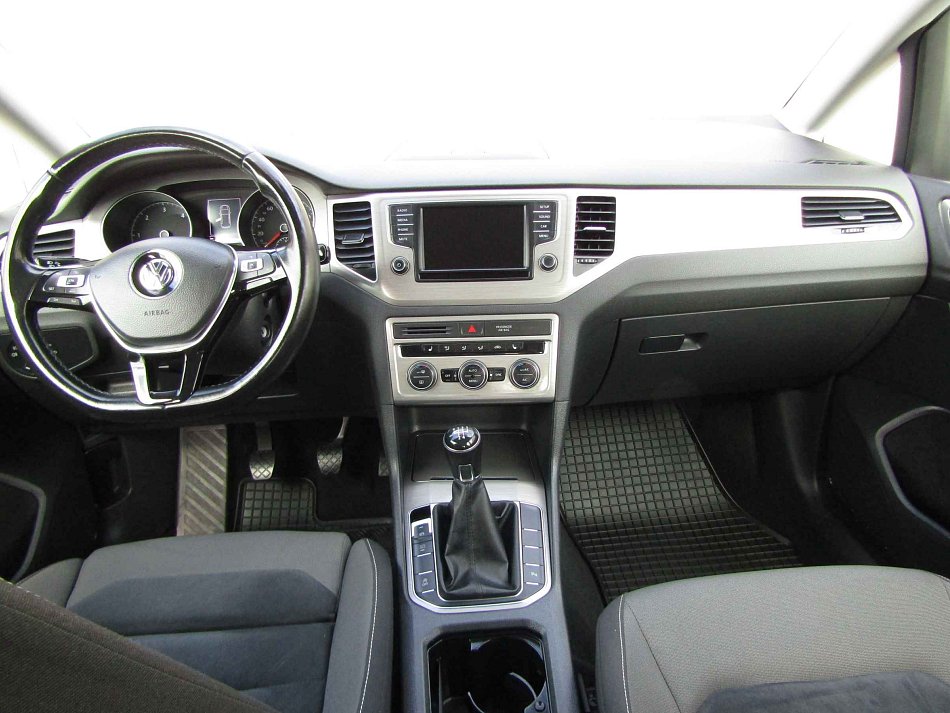 Volkswagen Golf 1.6 TDi 