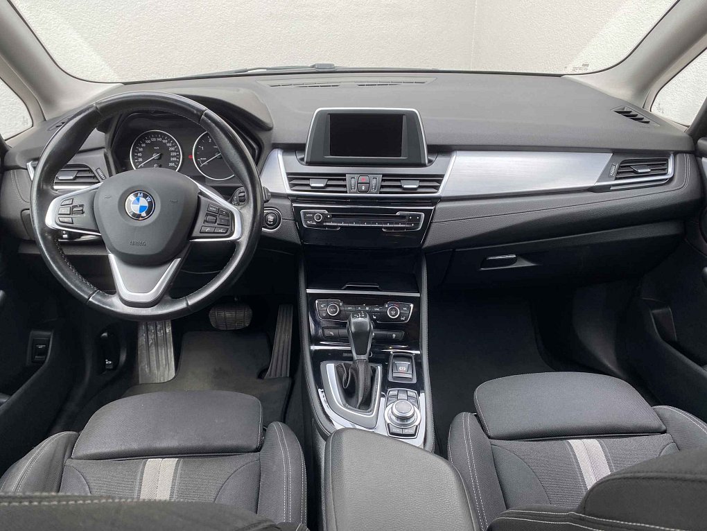 BMW Řada 2 2.0 D Sport 218 d
