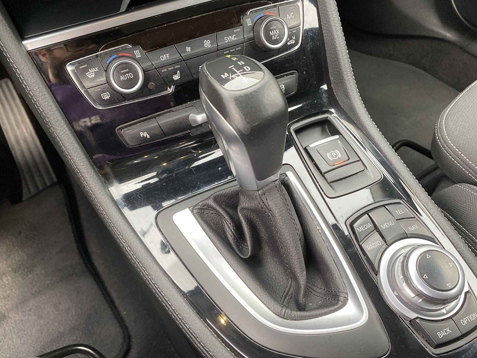 BMW Řada 2 2.0 D Sport 218 d