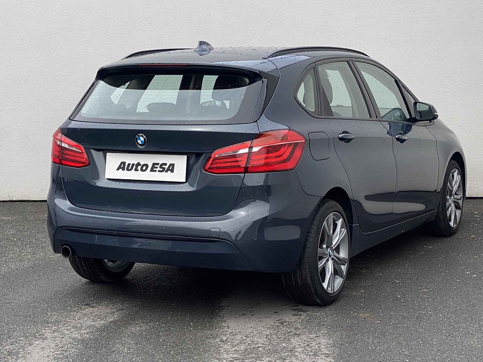 BMW Řada 2 2.0 D Sport 218 d