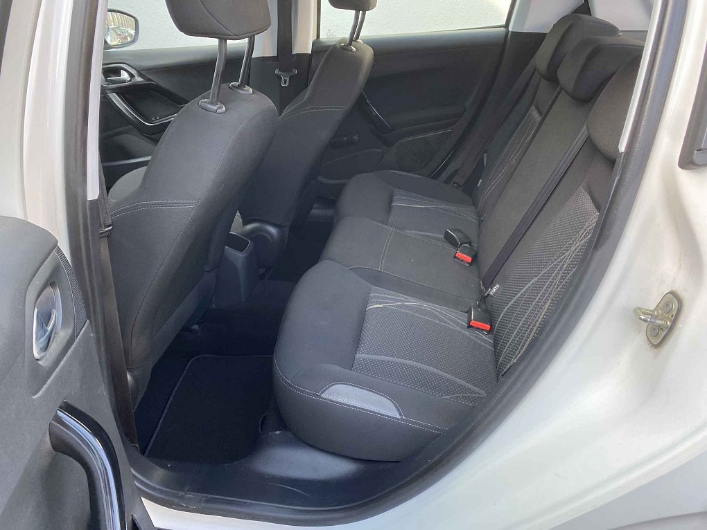 Peugeot 208 1.2 VTi 