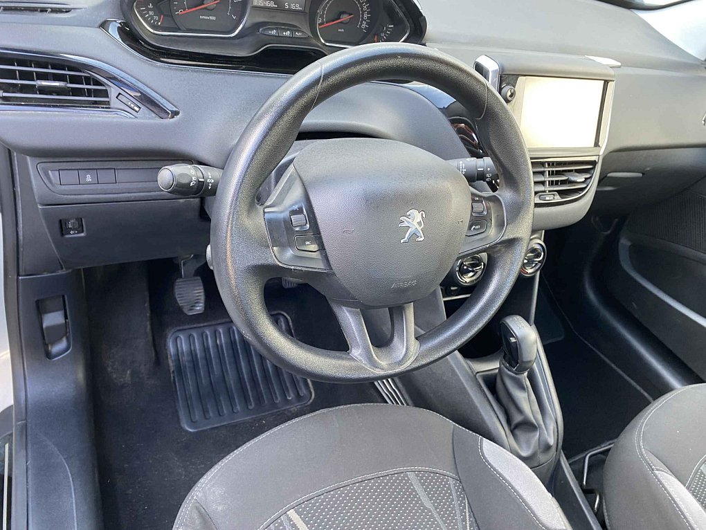 Peugeot 208 1.2 VTi 