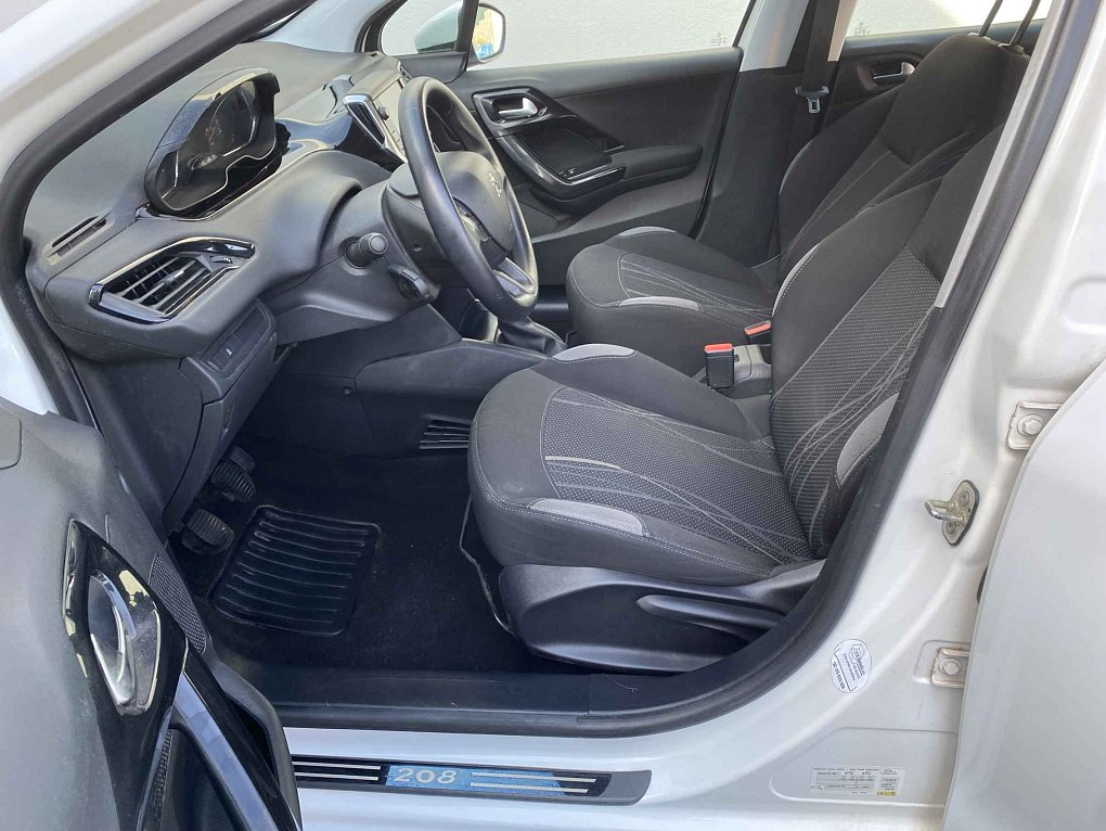 Peugeot 208 1.2 VTi 