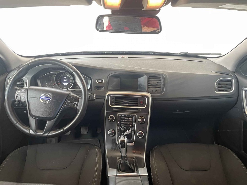 Volvo V60 2.0D 