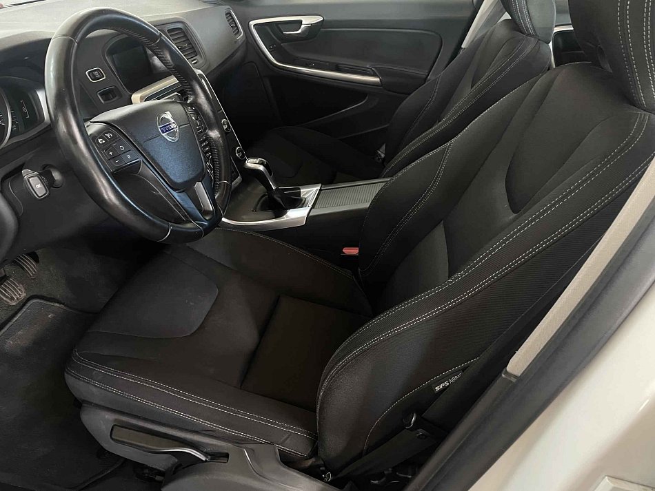 Volvo V60 2.0D 
