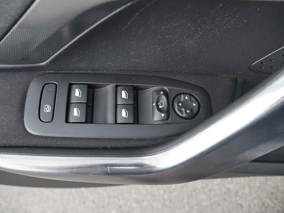 Peugeot 2008 1.2PT Allure