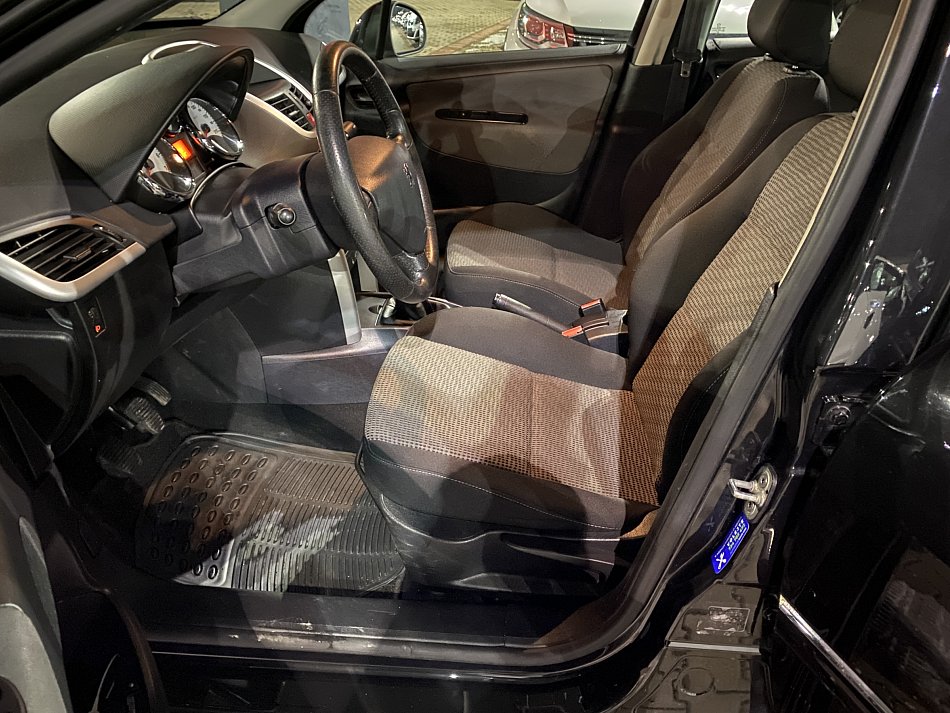 Peugeot 207 1.6 i 
