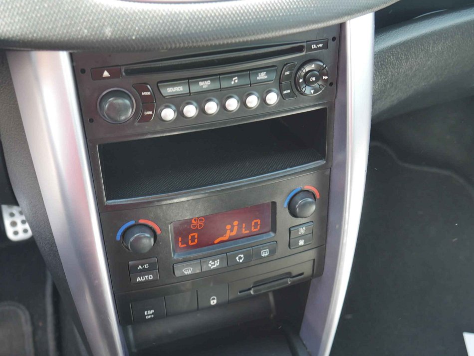 Peugeot 207 1.6 i 