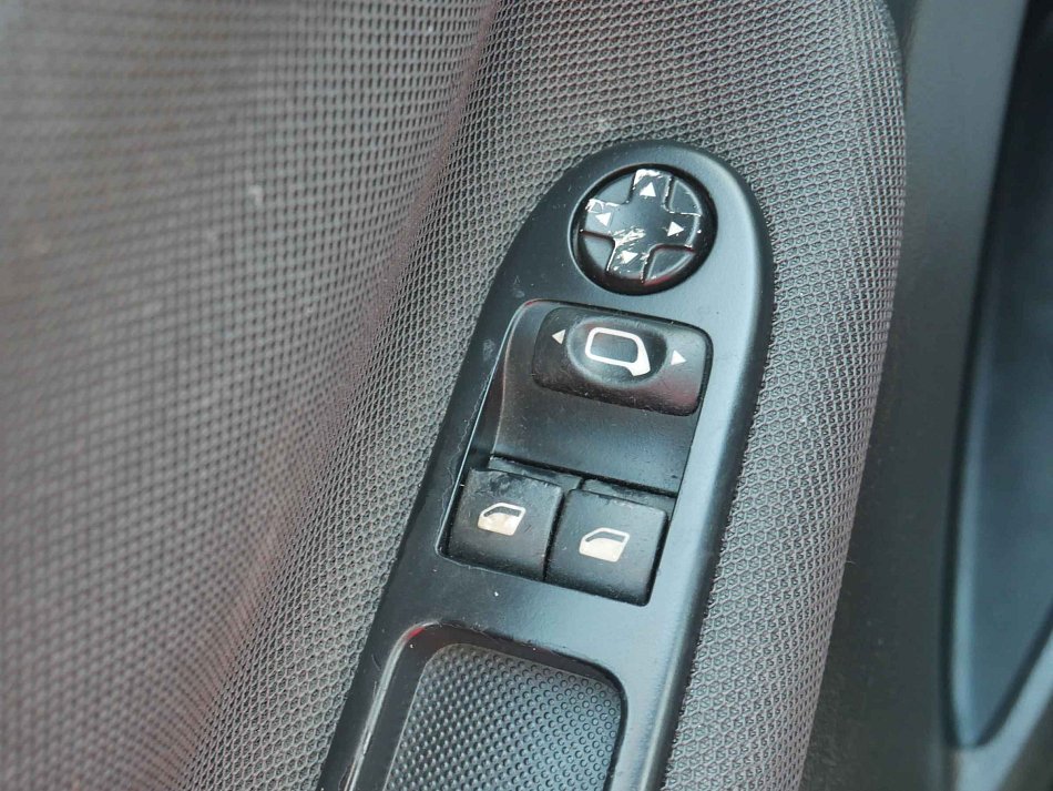Peugeot 207 1.6 i 