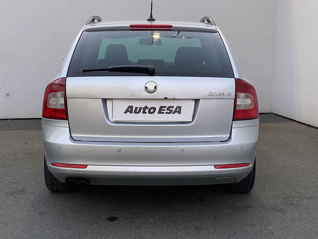 Škoda Octavia II 2.0TDI Elegance