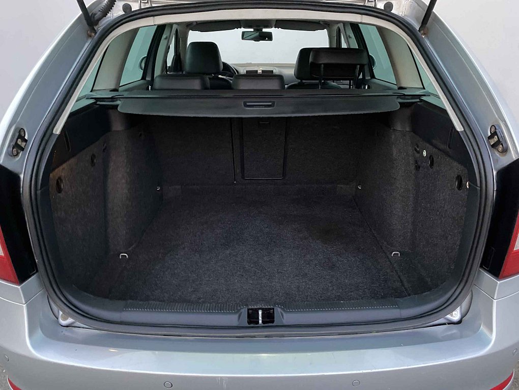 Škoda Octavia II 2.0TDI Elegance