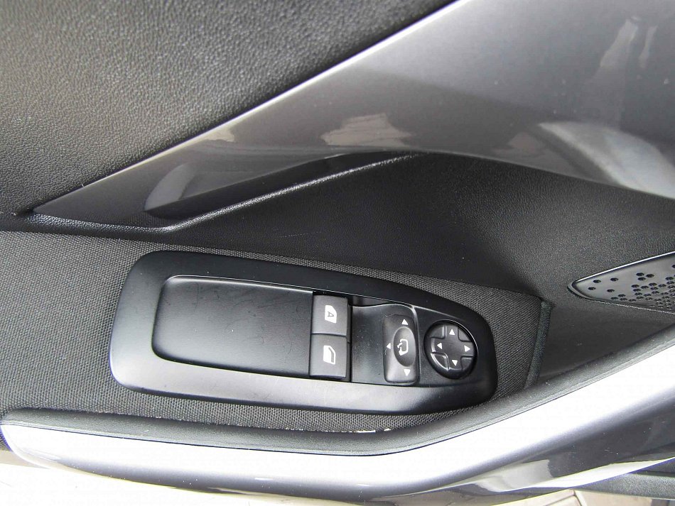 Peugeot 2008 1.2 PT 