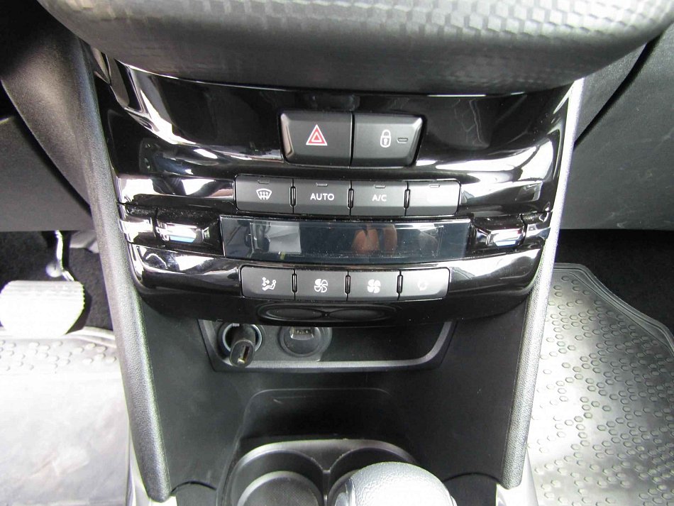 Peugeot 2008 1.2 PT 