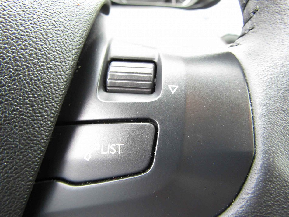Peugeot 2008 1.2 PT 