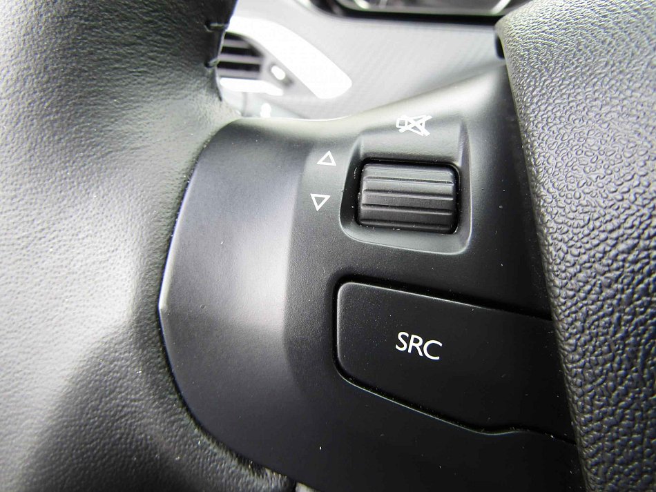 Peugeot 2008 1.2 PT 