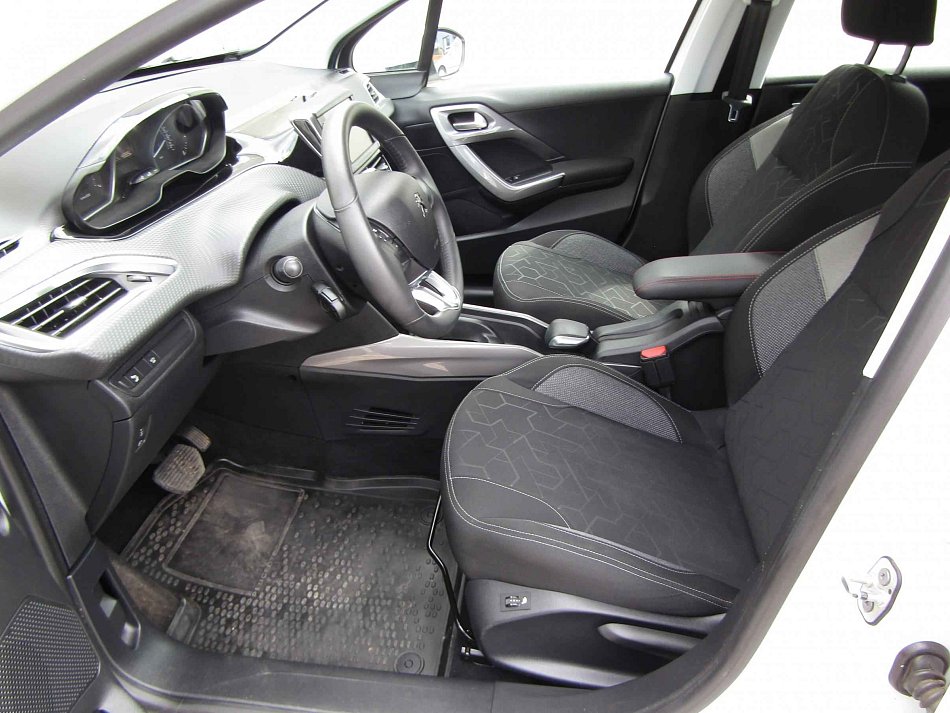 Peugeot 2008 1.2 PT 