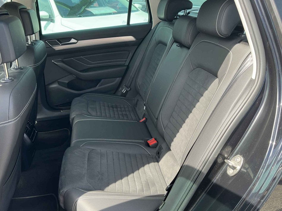 Volkswagen Passat 2.0 TSi 