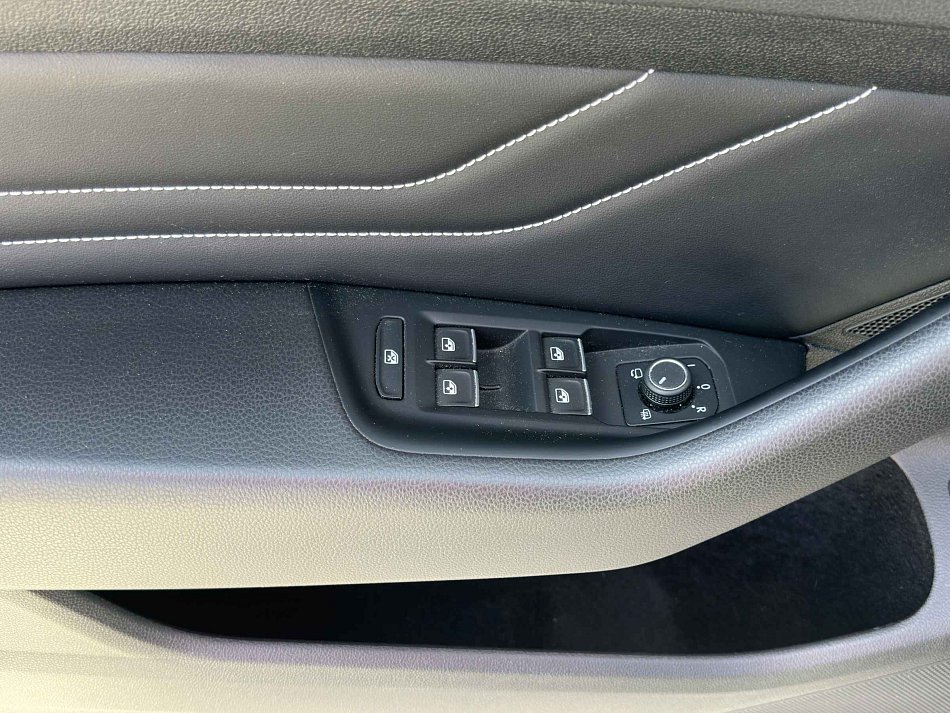 Volkswagen Passat 2.0 TSi 