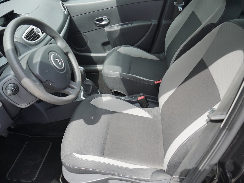 Renault Clio 1.2i 