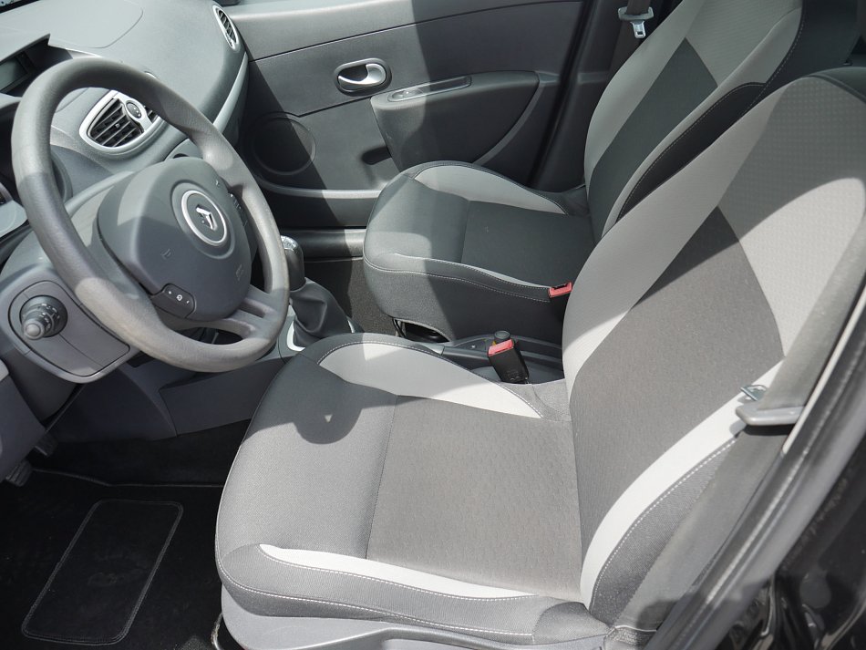 Renault Clio 1.2i 