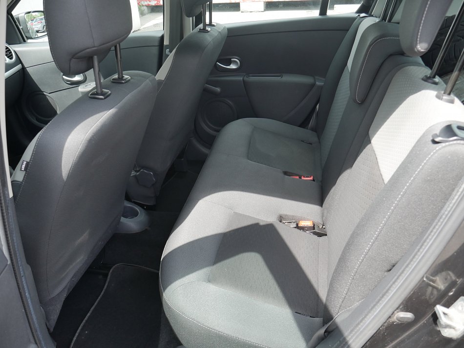 Renault Clio 1.2i 