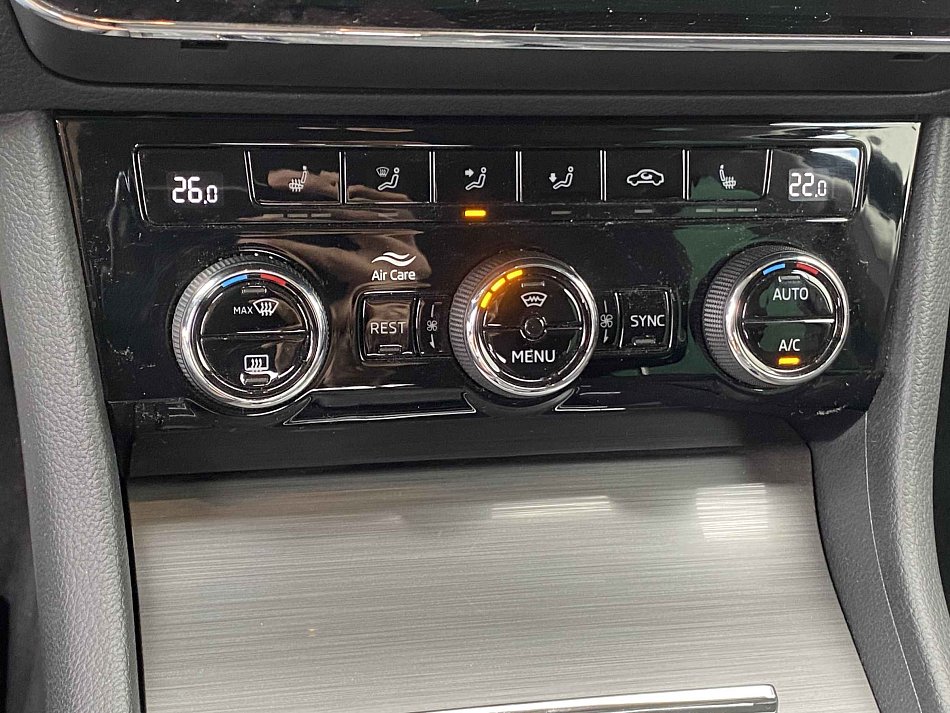 Škoda Superb III 2.0TSi  4x4