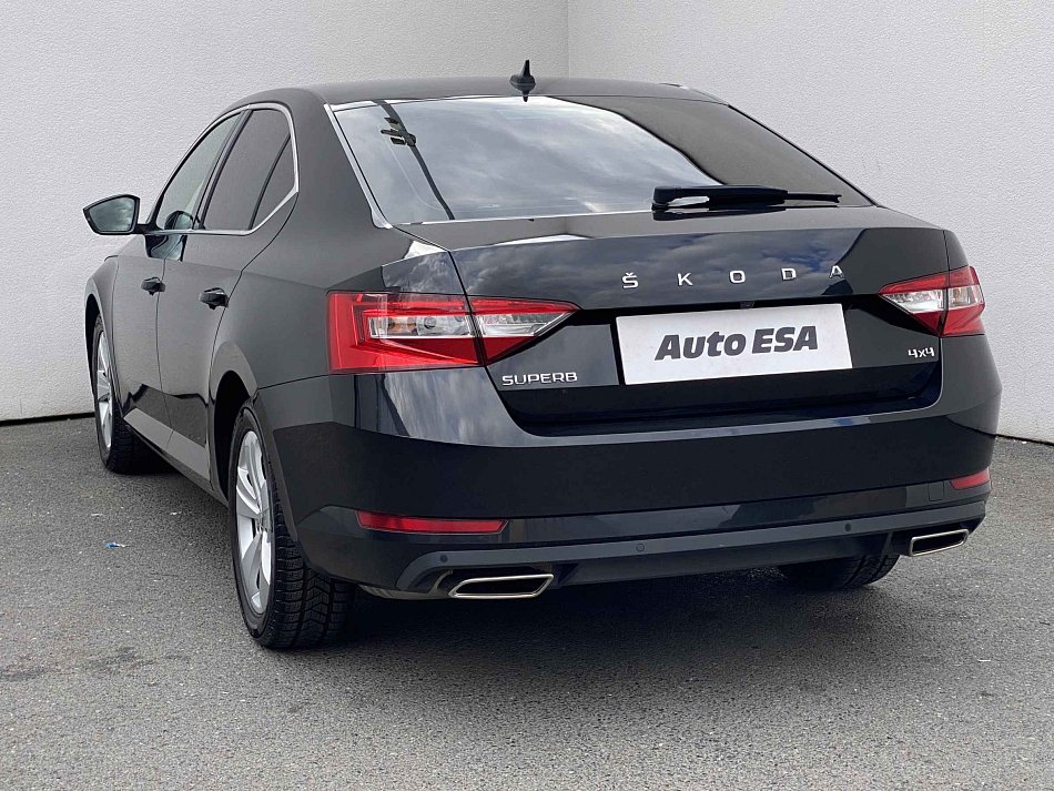 Škoda Superb III 2.0TSi  4x4