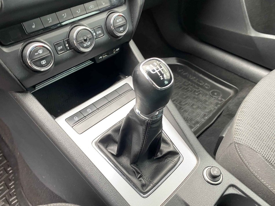Škoda Octavia III 2.0TDi Elegance