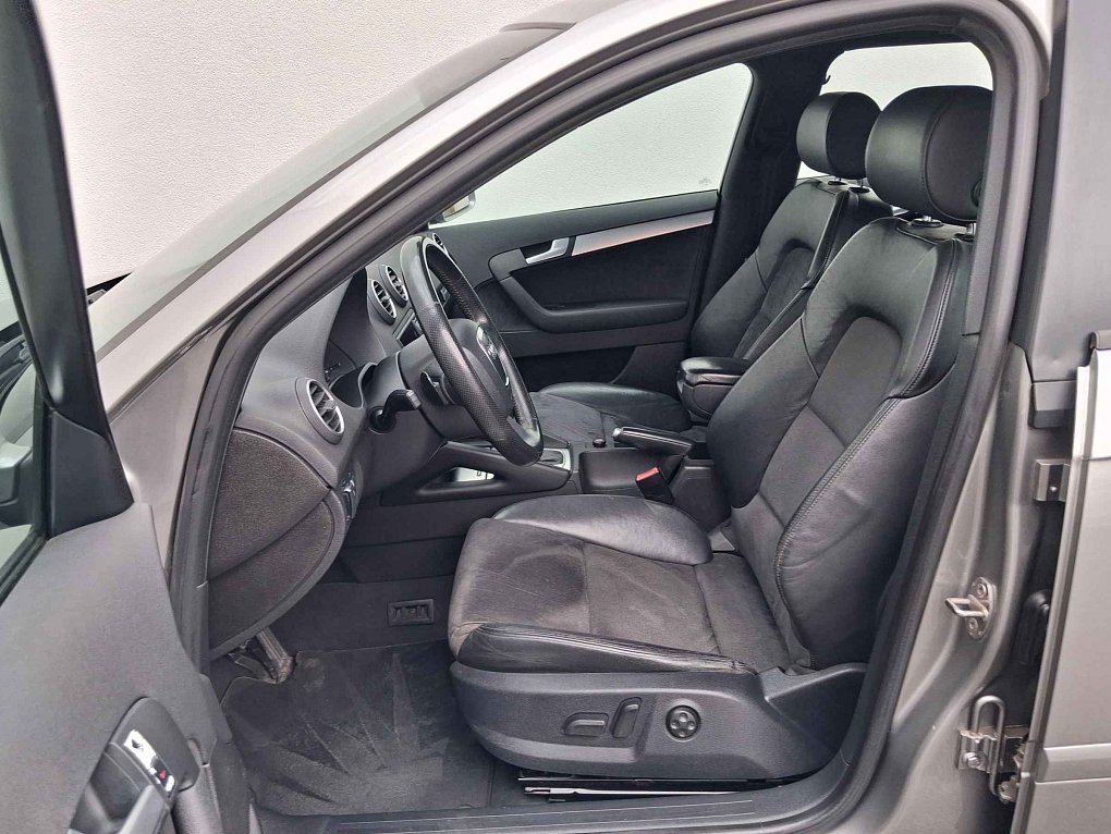 Audi A3 3.2 i  Quattro