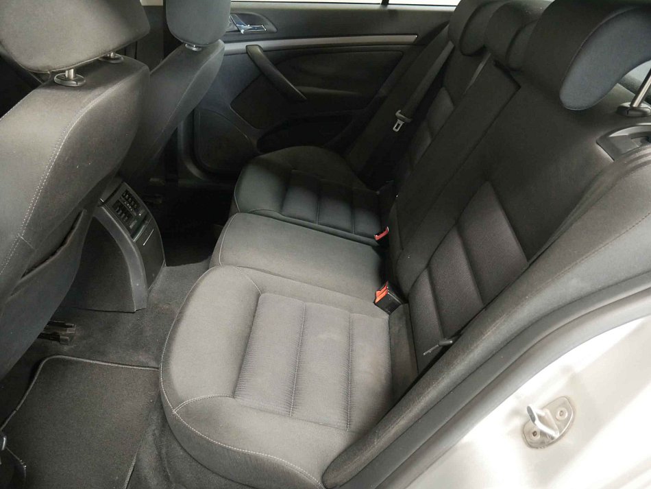 Škoda Octavia II 1.6 FSi 