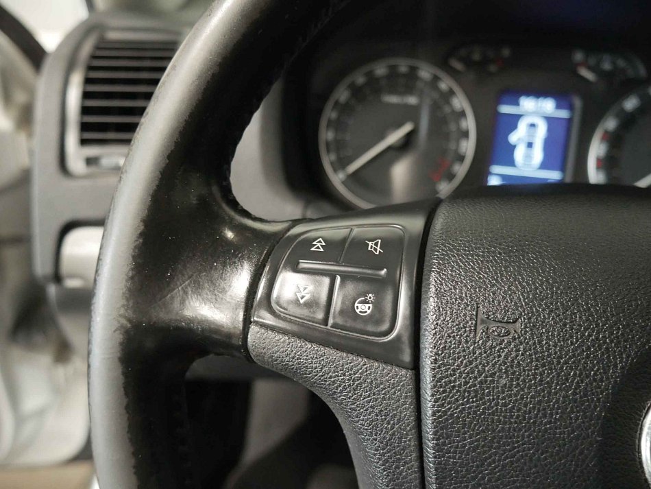 Škoda Octavia II 1.6 FSi 