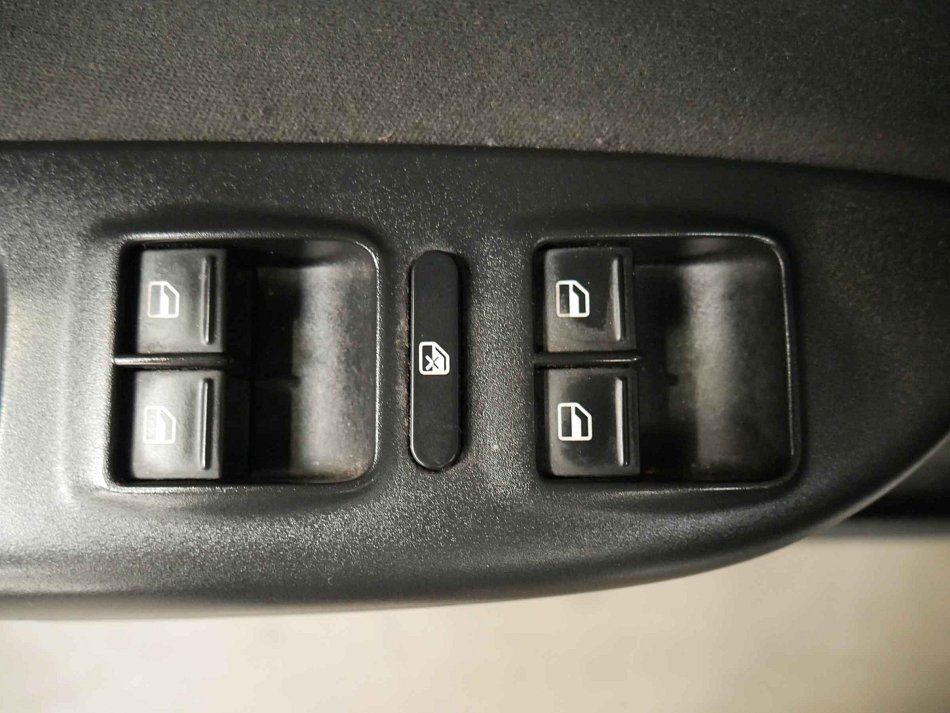 Škoda Octavia II 1.6 FSi 