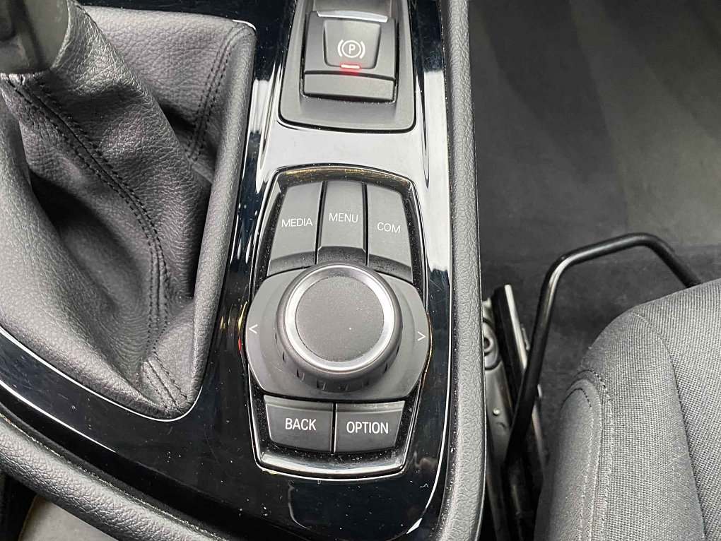 BMW Řada 2 1.5 i Advantage 218i