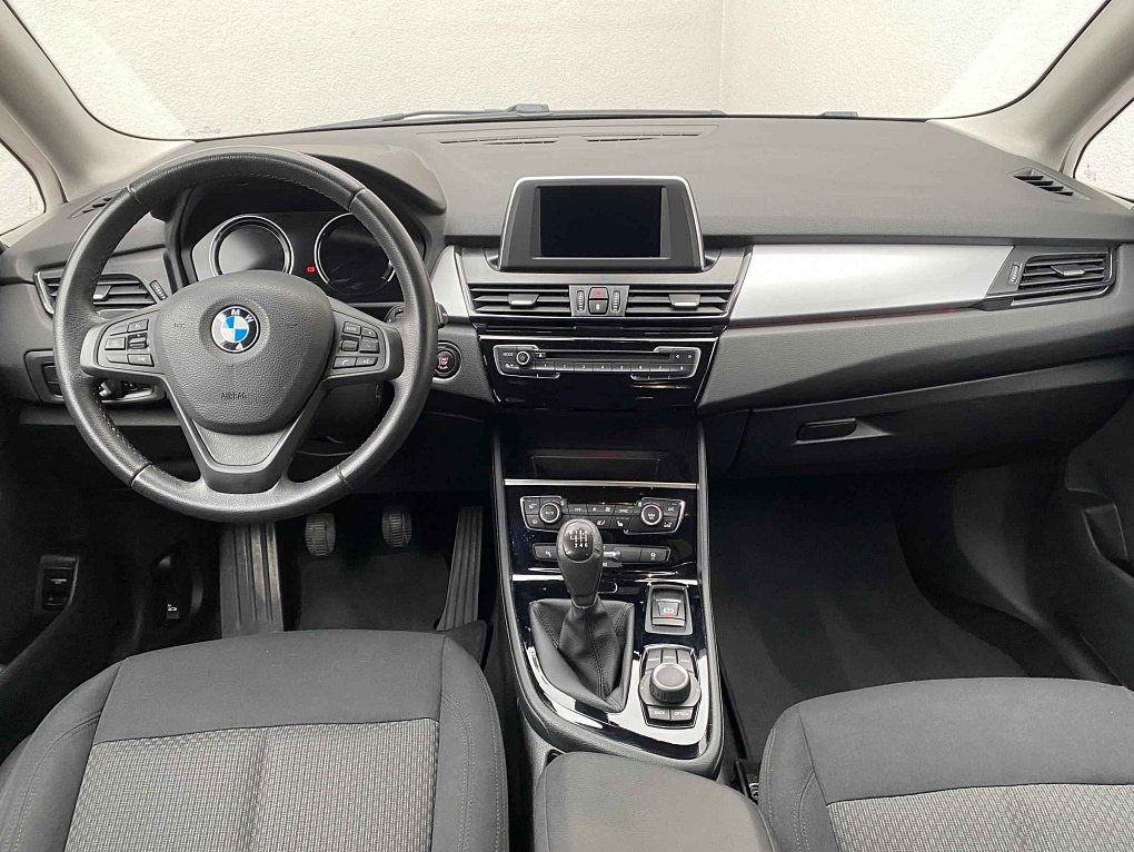 BMW Řada 2 1.5 i Advantage 218i