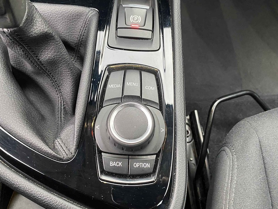 BMW Řada 2 1.5 i Advantage 218i