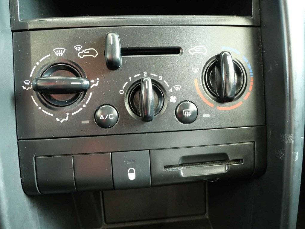 Peugeot 207 1.4i 
