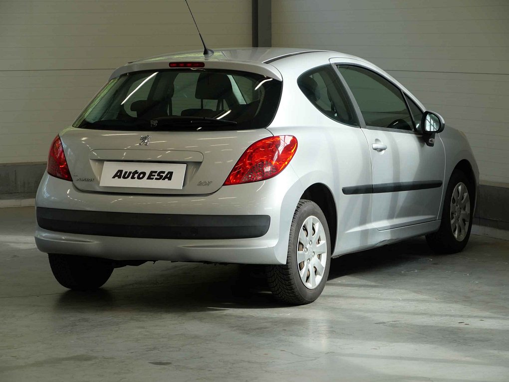 Peugeot 207 1.4i 